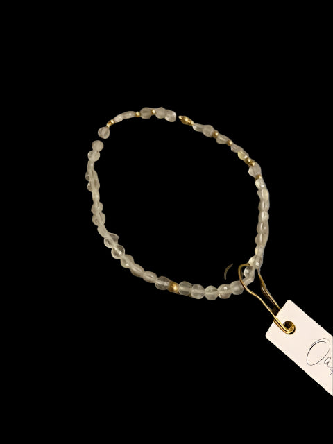 Prehnite Gemstone Bracelet .925 silver-stretch
