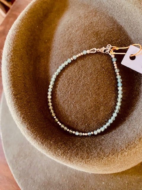 Apatite gemstone bracelet green with 14 K  gold with clasp